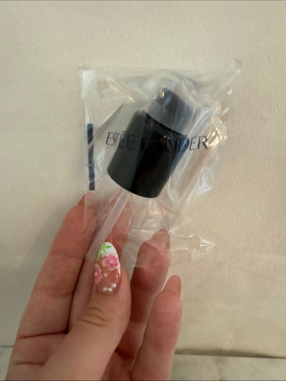 Estee Lauder Double Wear foundation Pump - Picture 2 of 2